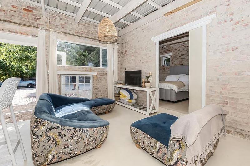 8 Bedroom Property for Sale in Hout Bay Western Cape